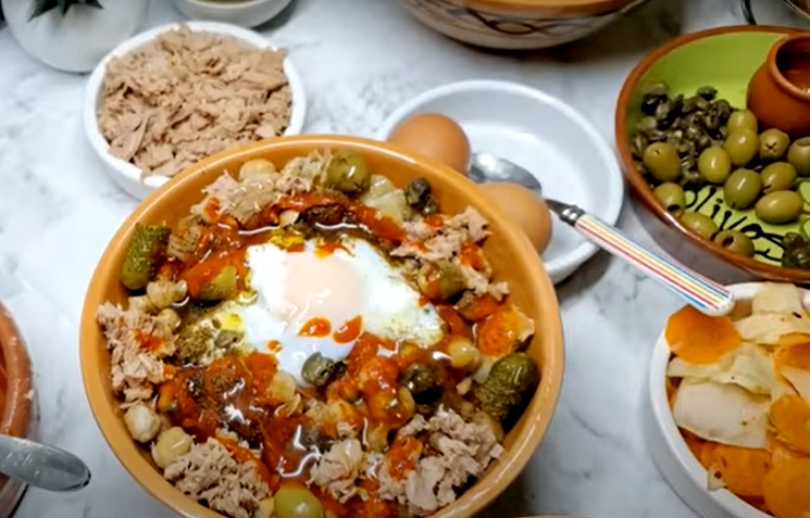 Lablebi Tuna and Egg